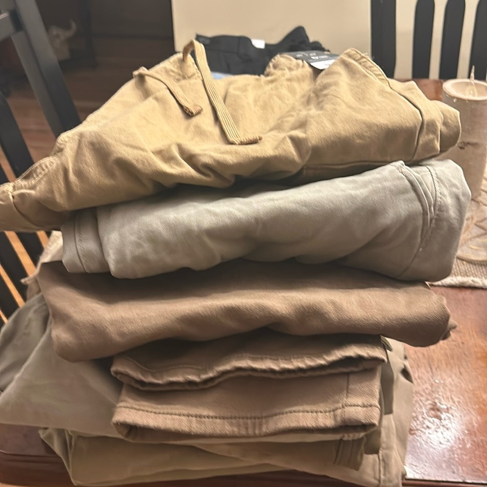 8 new and like new men’s khakii pants